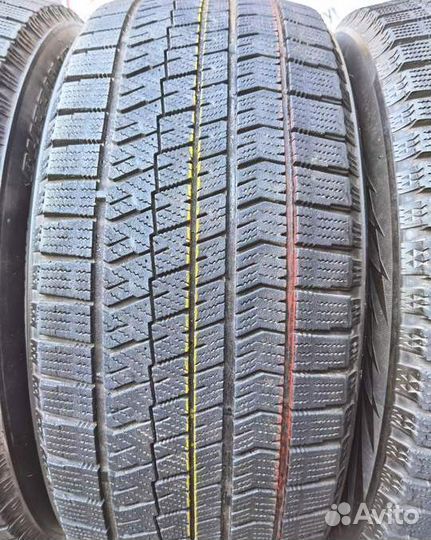 Bridgestone Blizzak VRX 225/50 R17 97V