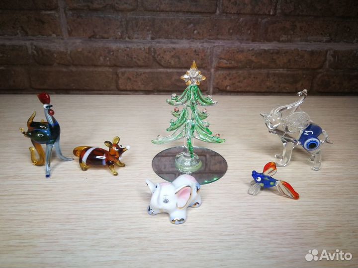 Миниатюрные стеклянные и фарфоровая фигурки