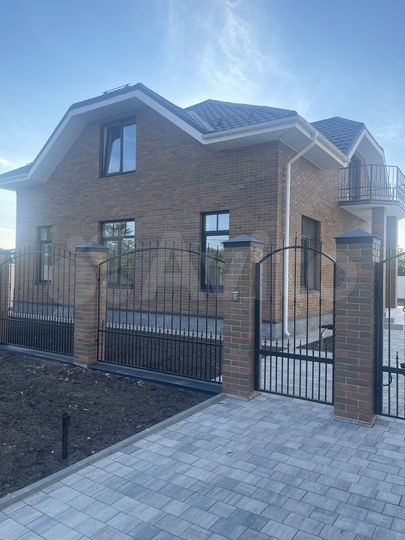 Коттедж 234 м² на участке 11 сот.