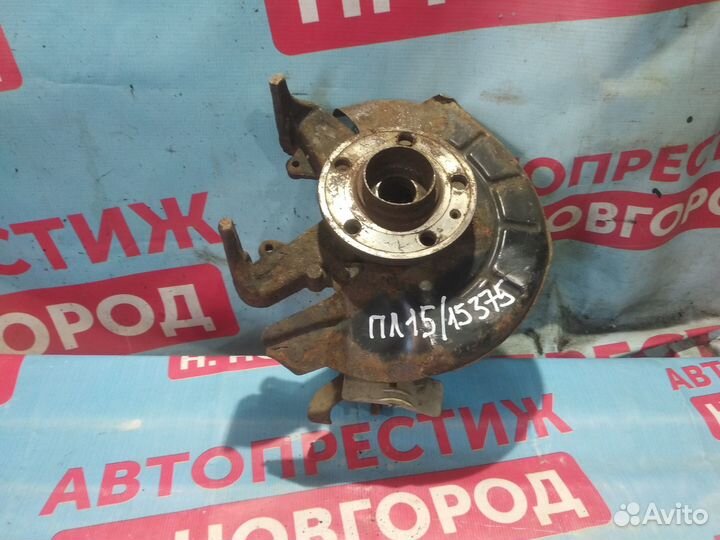 Поворотный кулак передний правый Шкода Фабиа