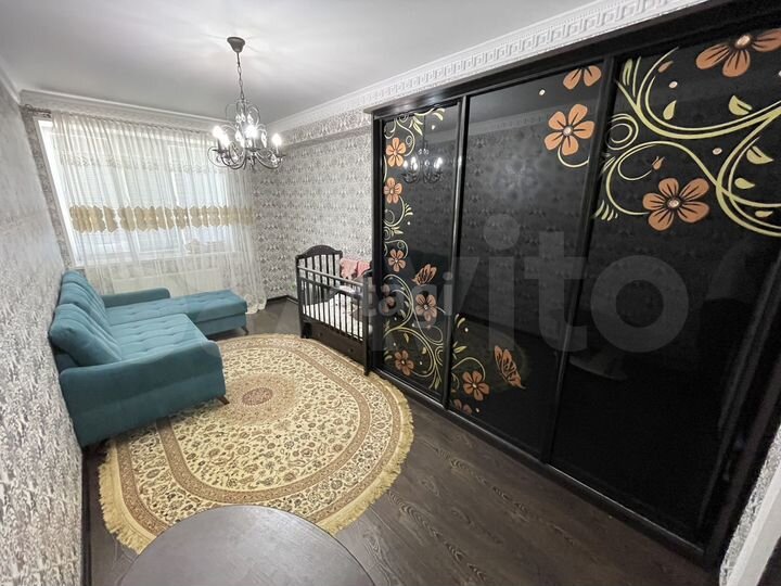 3-к. квартира, 90 м², 8/9 эт.