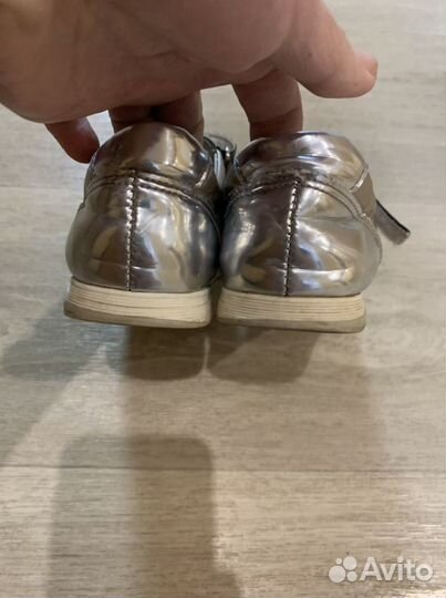 Кроссовки для девочки 28