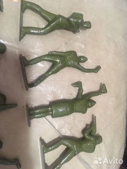 Солдатики 30 лет Победы полный набор состояние