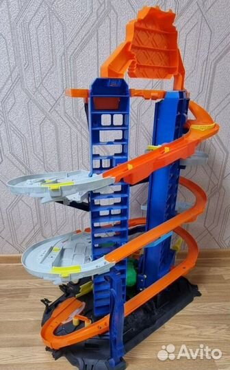 Трек Hot Wheels City мега гараж T-Rex Тирекс