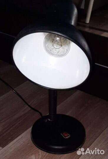 Лампа настольная