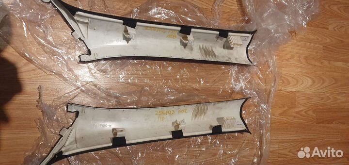 Обшивки стоек для F01/F02, черные (anthrazit)