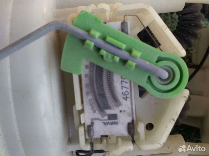 Топливный насос Рено Дастер 0172025090