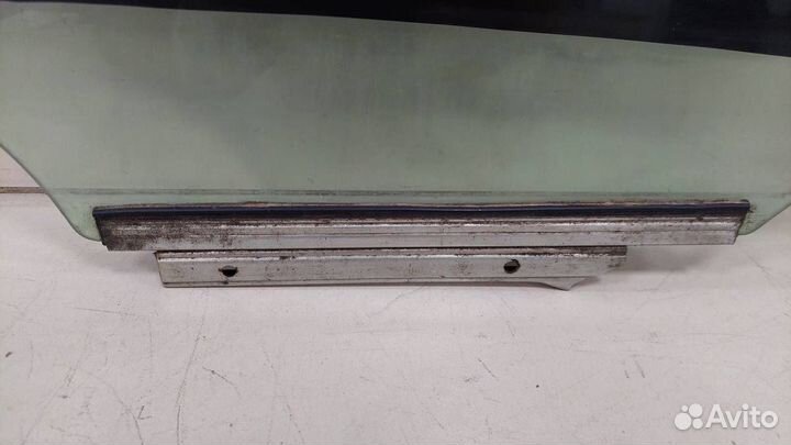 Стекло двери задней правой Toyota Corolla E150 200