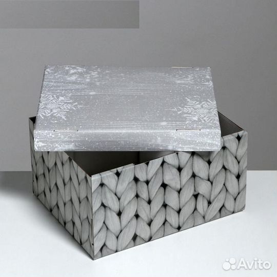 Подарочная коробка