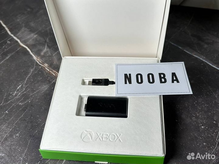 Аккумулятор Xbox + кабель Micro-USB