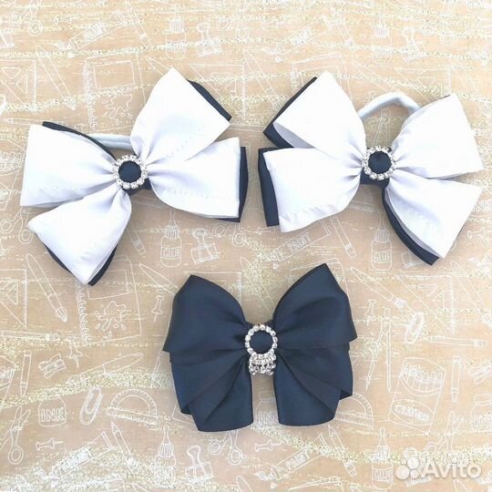 Школьный галстук и банты