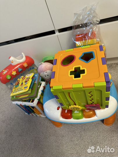 Два пакета игрушек