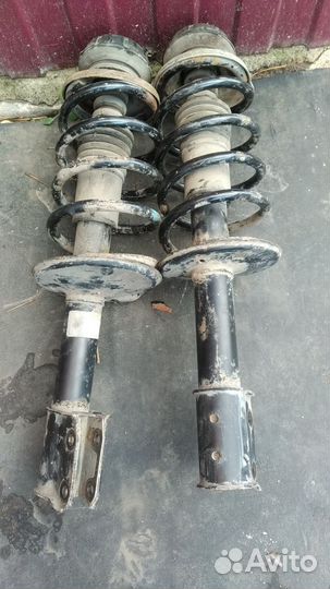 Передние стойки амортизаторов renault