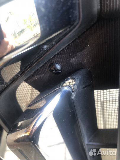 Mitsubishi pajero 4 решетка переднего бампера