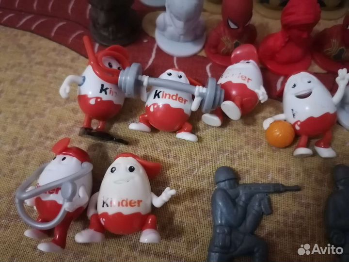 Мини игрушки из киндера