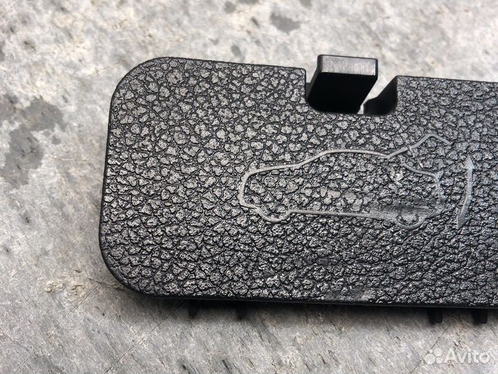 Заглушка багажника Stinger