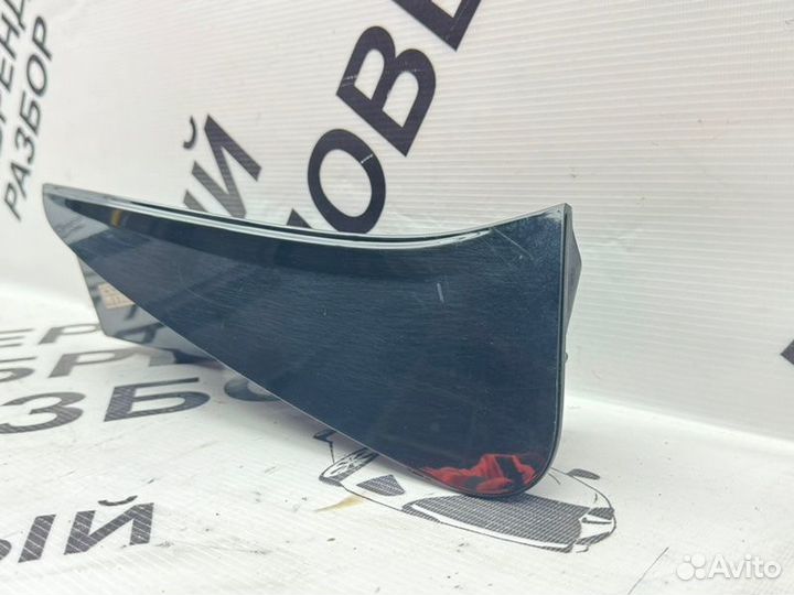 Накладка фонаря задняя правая Infiniti Qx50 J55