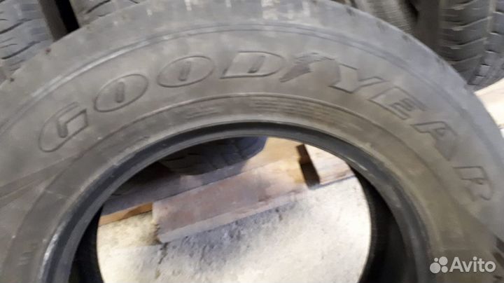 Goodyear Wrangler AT/R 255/65 R17