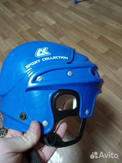 Хоккейный шлем