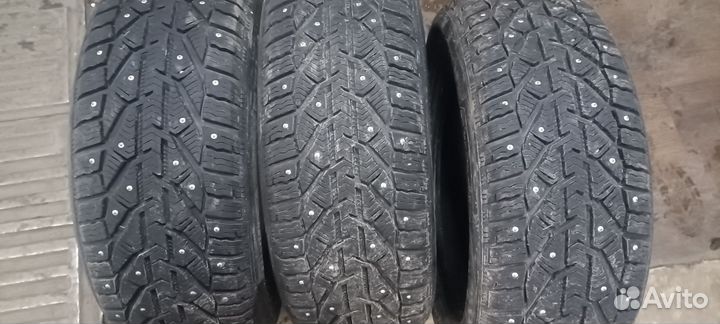 Kormoran Stud 2 215/55 R16
