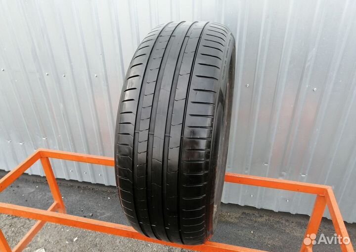 Pirelli P Zero PZ4 235/50 R19 103Y