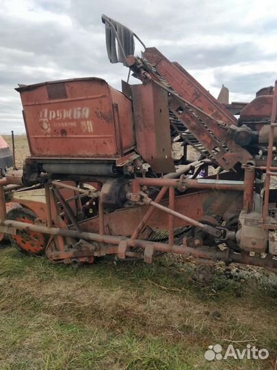 Картофелеуборочный комбайн дружба