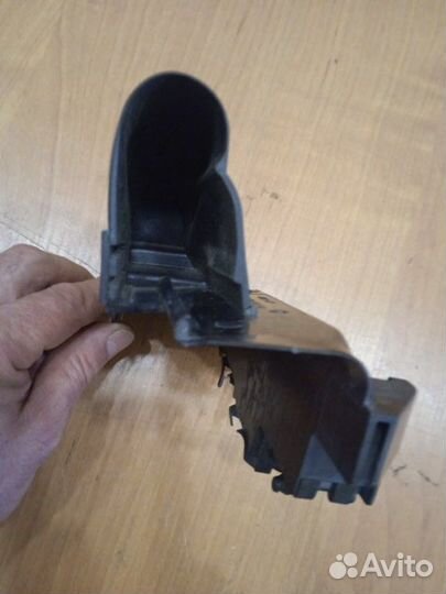 Уплотнитель (шумоизоляция) капота правый Mercedes