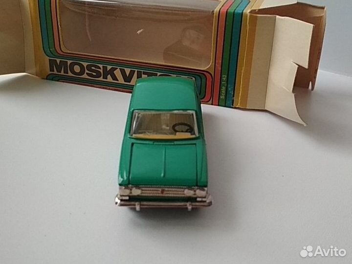 Модель автомобиля 1:43