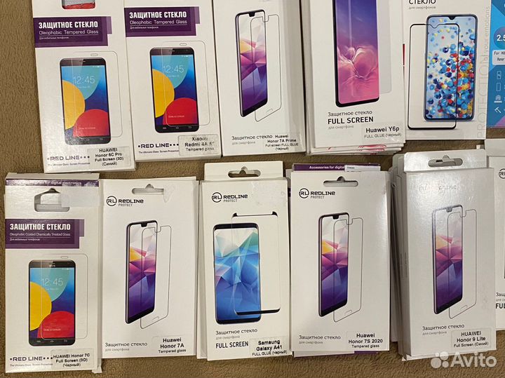 Защитные стекла и чехлы