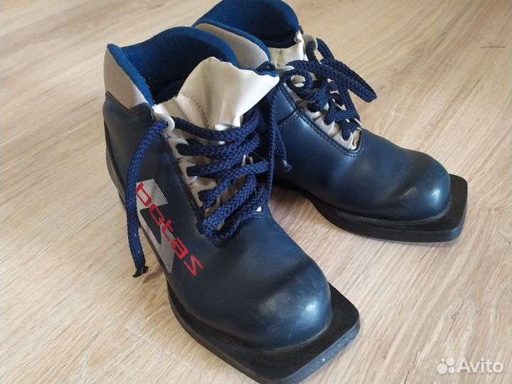 Лыжные ботинки