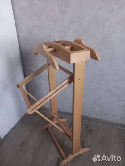 Вешалка для одежды напольная