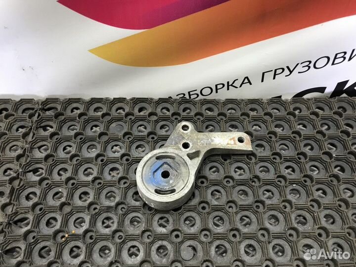 Кронштейн радиатора правый Scania 5-series