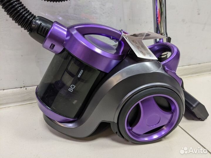 Пылесос с контейнером для пыли BQ VC1808C