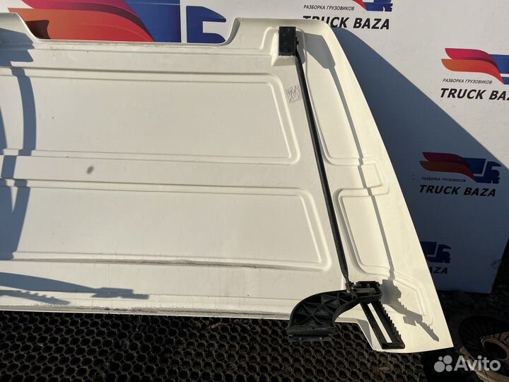 Спойлер кабины верхний