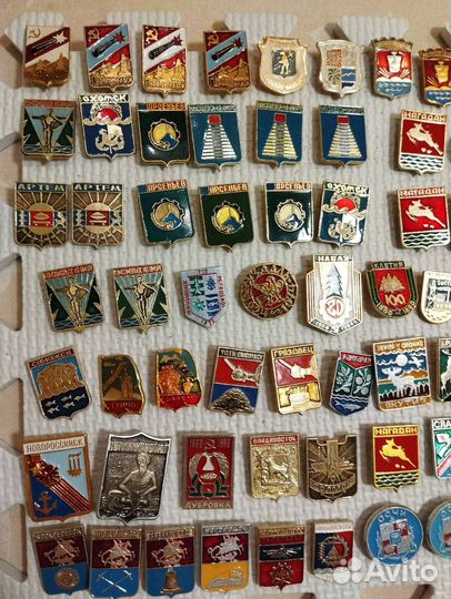 Значки гербы города СССР