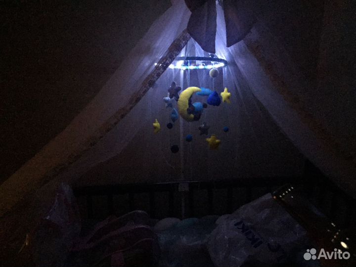Детский мобиль в кроватку из фетра