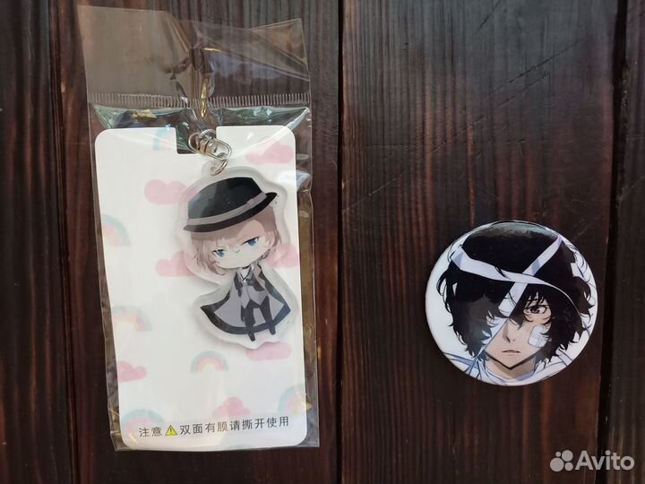 Аниме значки и брелки