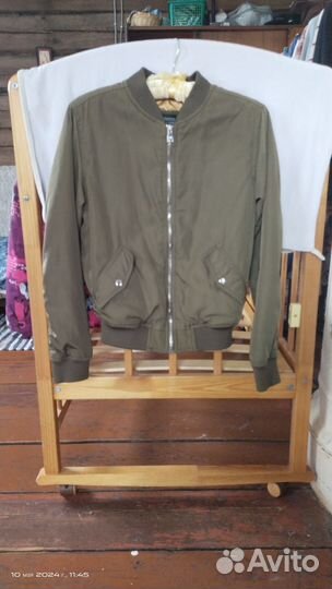 Бомбер Bershka M