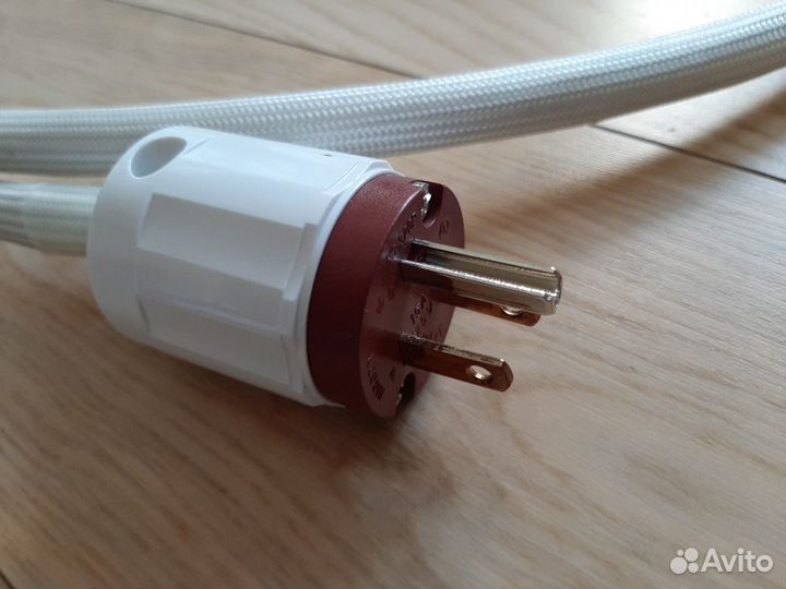 Силовой кабель Oyaide Black Mamba лезвия P/C-004