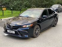 Toyota Camry 2.5 AT, 2021, 49 000 км, с пробегом, цена 3 600 000 руб.