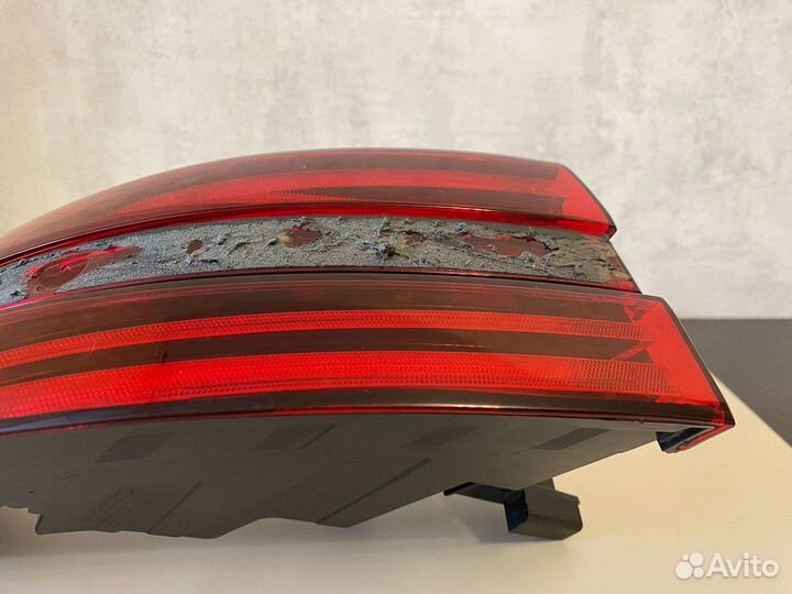 Genesis GV70 фонарь левый внешний