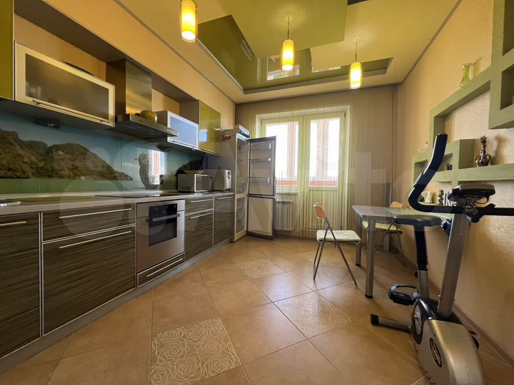 2-к. квартира, 60 м², 10/17 эт.