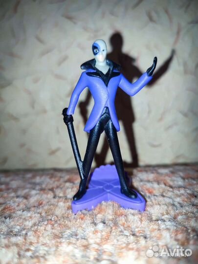 Фигурка Бражника из киндер сюрприза