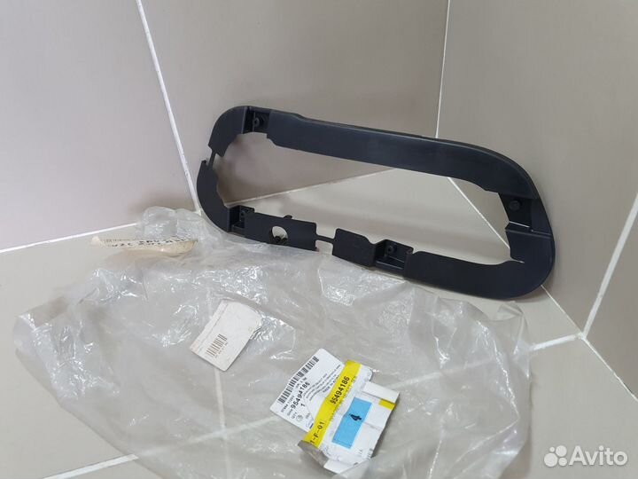 Кронштейн правого фонаря Chevrolet Cruze 2009-2016