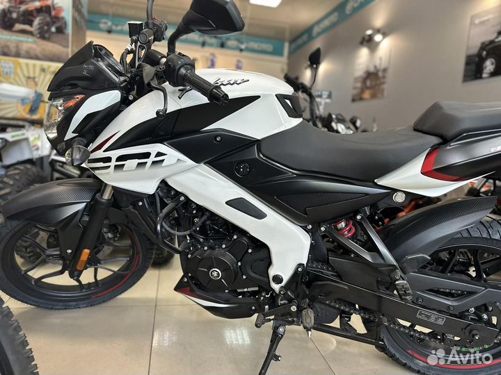 Мотоцикл bajaj Pulsar NS 200