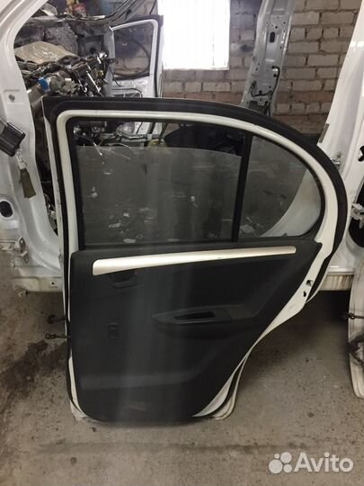 FAW V5 Дверь задняя правая