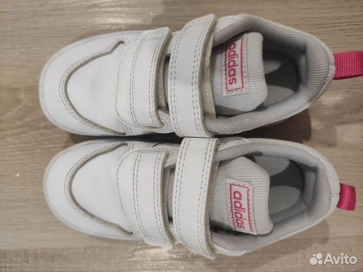 Кроссовки для девочки adidas 26