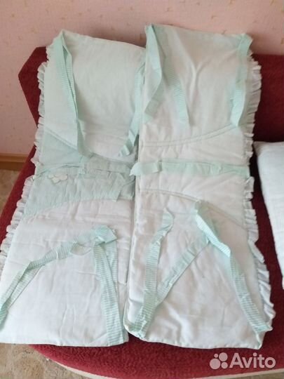 Детское одеяло и подушка в кроватку