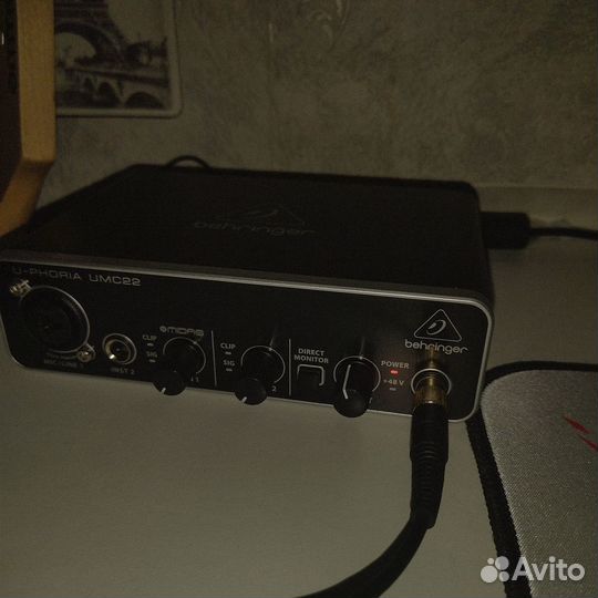 Звуковая карта Behringer umc22