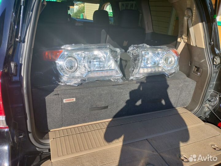 Продам комплект фар Ленд Крузер 200